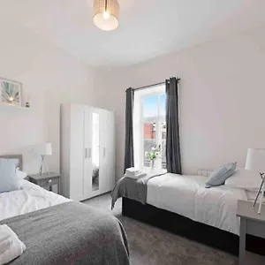 Town Center In Bishops Stortford Apartment