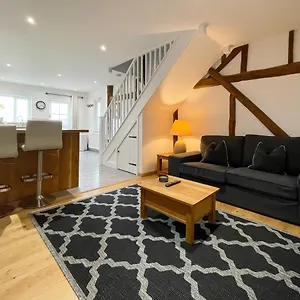 Immaculate Barn Annexe Close To Stansted Airport Apartment